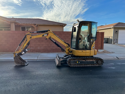 Mini Excavator (8,000LBS)