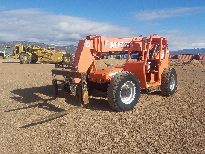 8K skytrak forklift