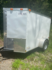 Enclosed  trailer 