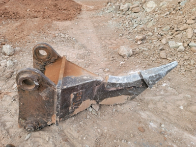 350G Excavator ripper shank & Rock Bucket