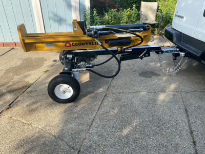 Operated 25 ton splitter 