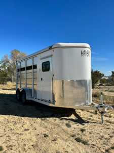 Horse trailer 