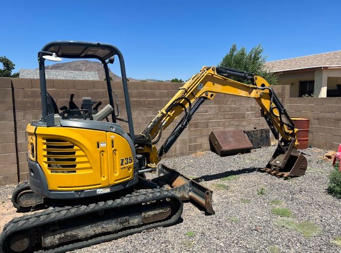 2015 Gehl Mini Excavator