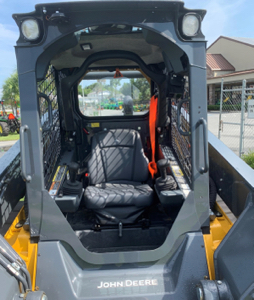 John Deere 331G Skid Steer (Large)