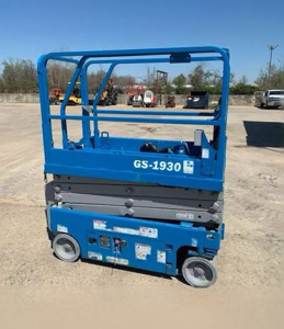 19’ scissor lift 