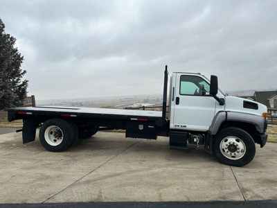 2005 GMC Flatbed Truck 