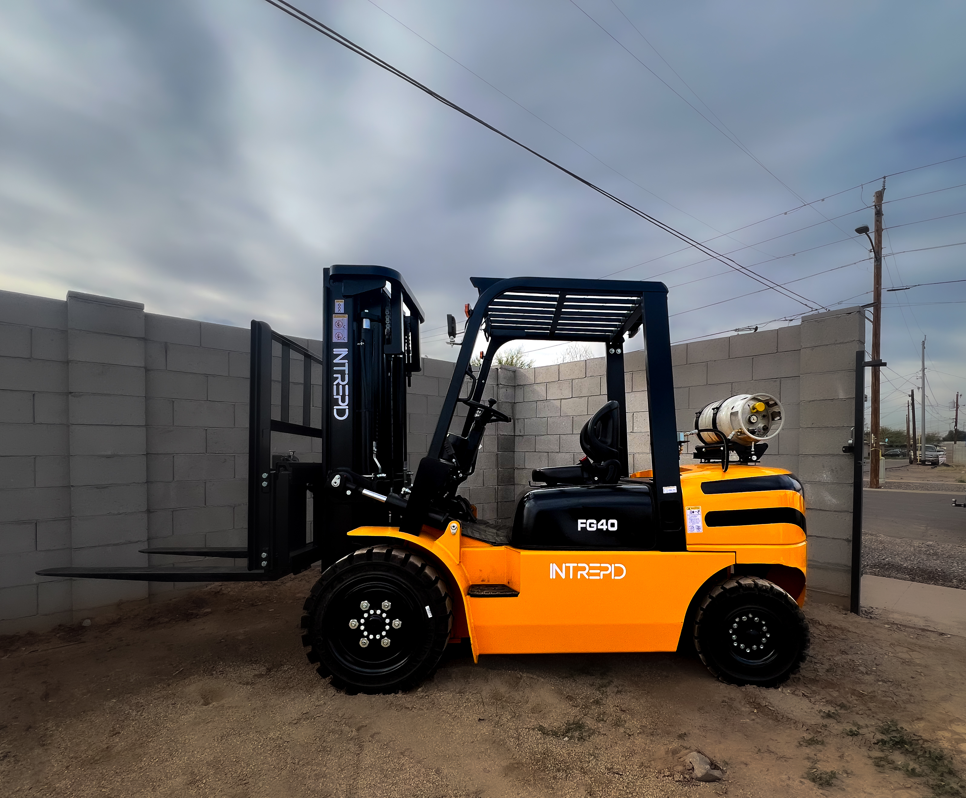 BRAND NEW INTREPID FORKLIFT