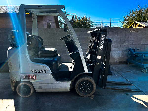 USED (GOOD) NISSAN FORKLIFT