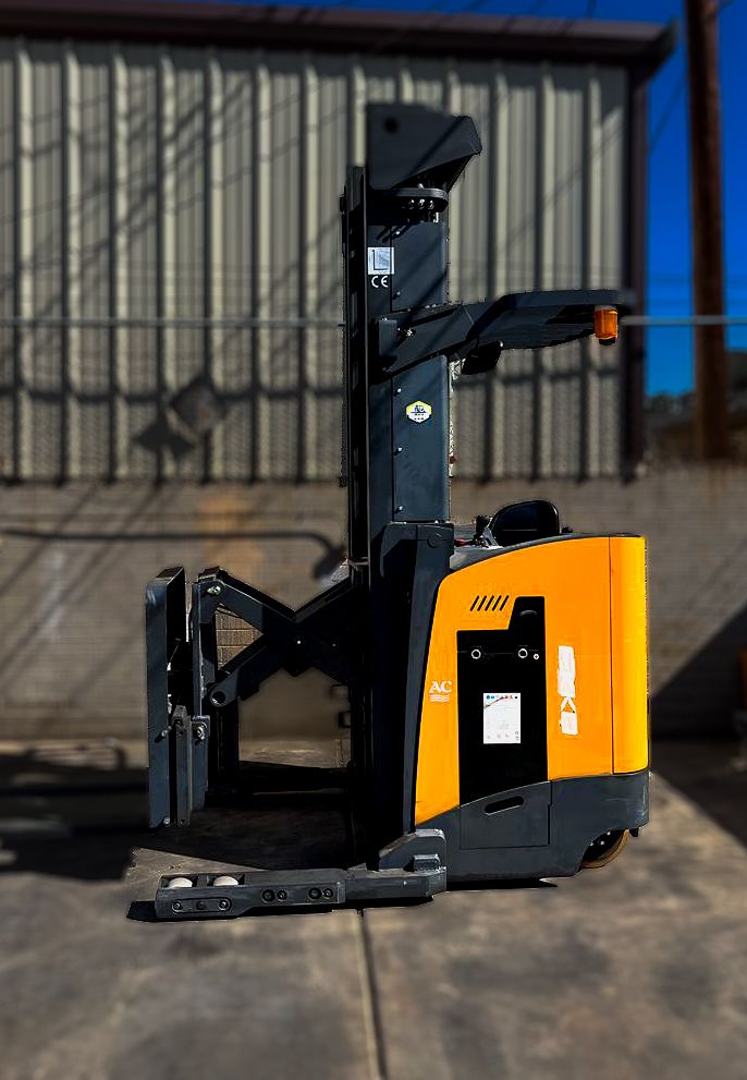 LIKE NEW EKKO FORKLIFT