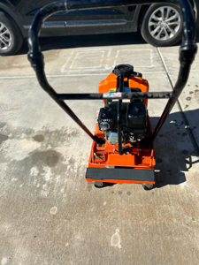 Flat plate compactor