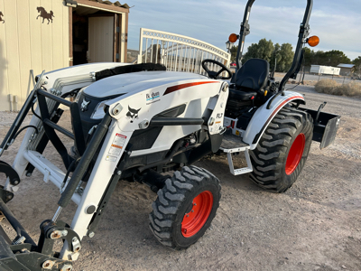 25 HP Landscaping tractor front lad and Gannon