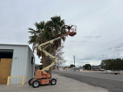 40’ Articulating Electric Boom lift
