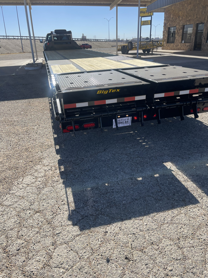 Goose Neck Flat Bed