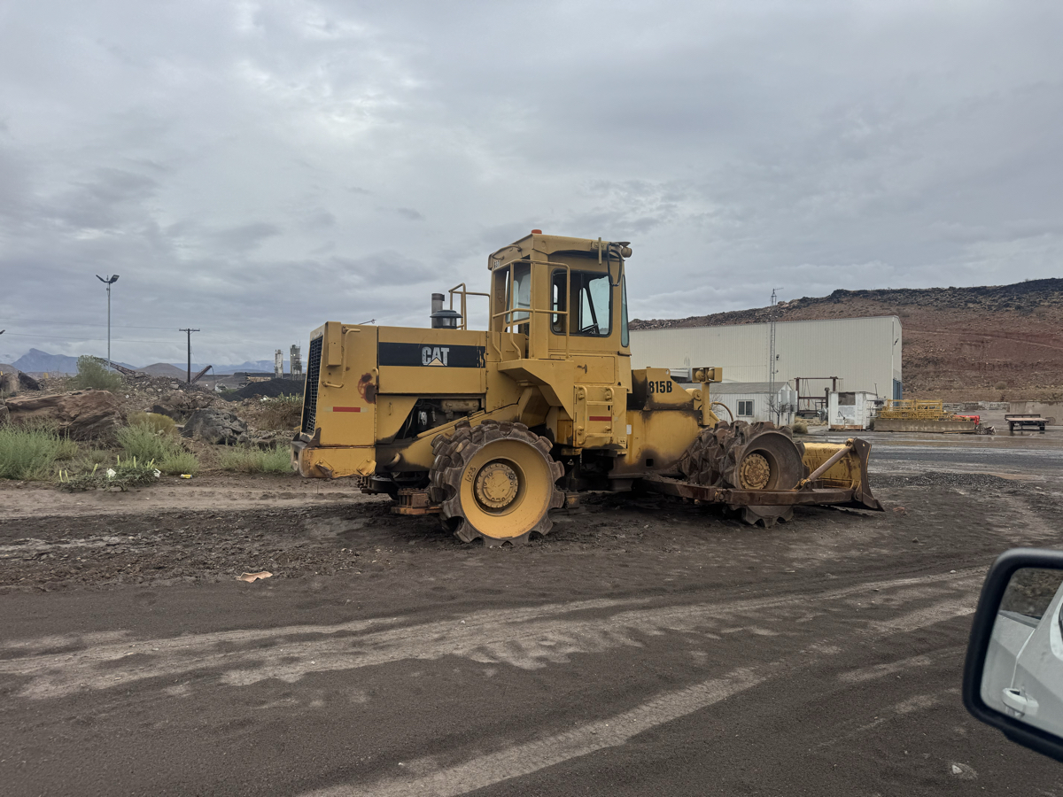 CAT 815B Compactor