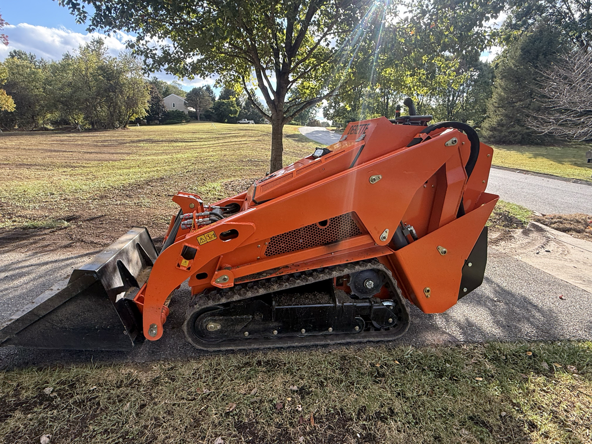 Mini skid steer