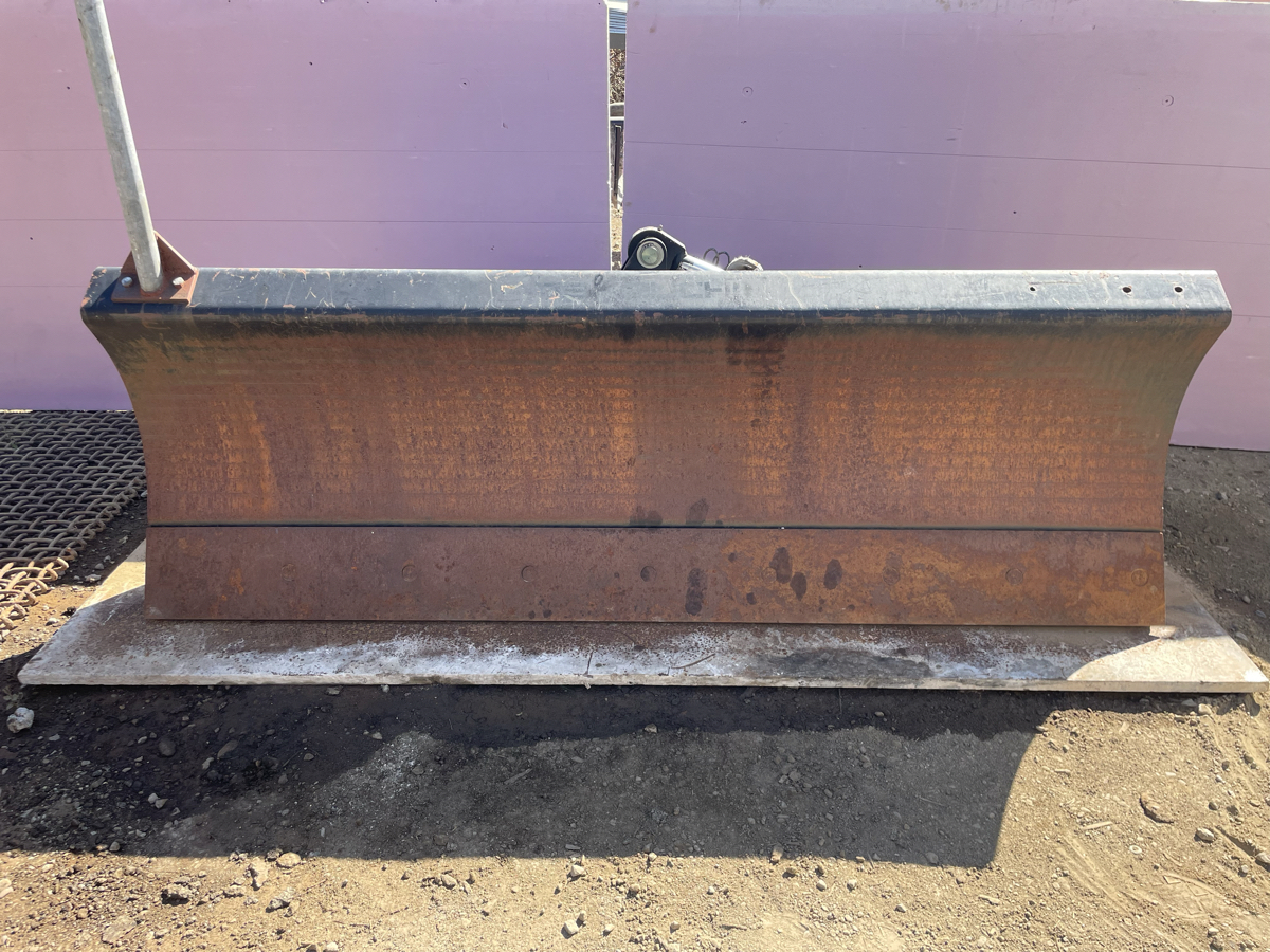 Skid Steer Snow Plow 2.5 Ft High 7Ft Wide