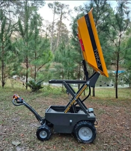 Cratos Twinca battery powered high lift site dumper