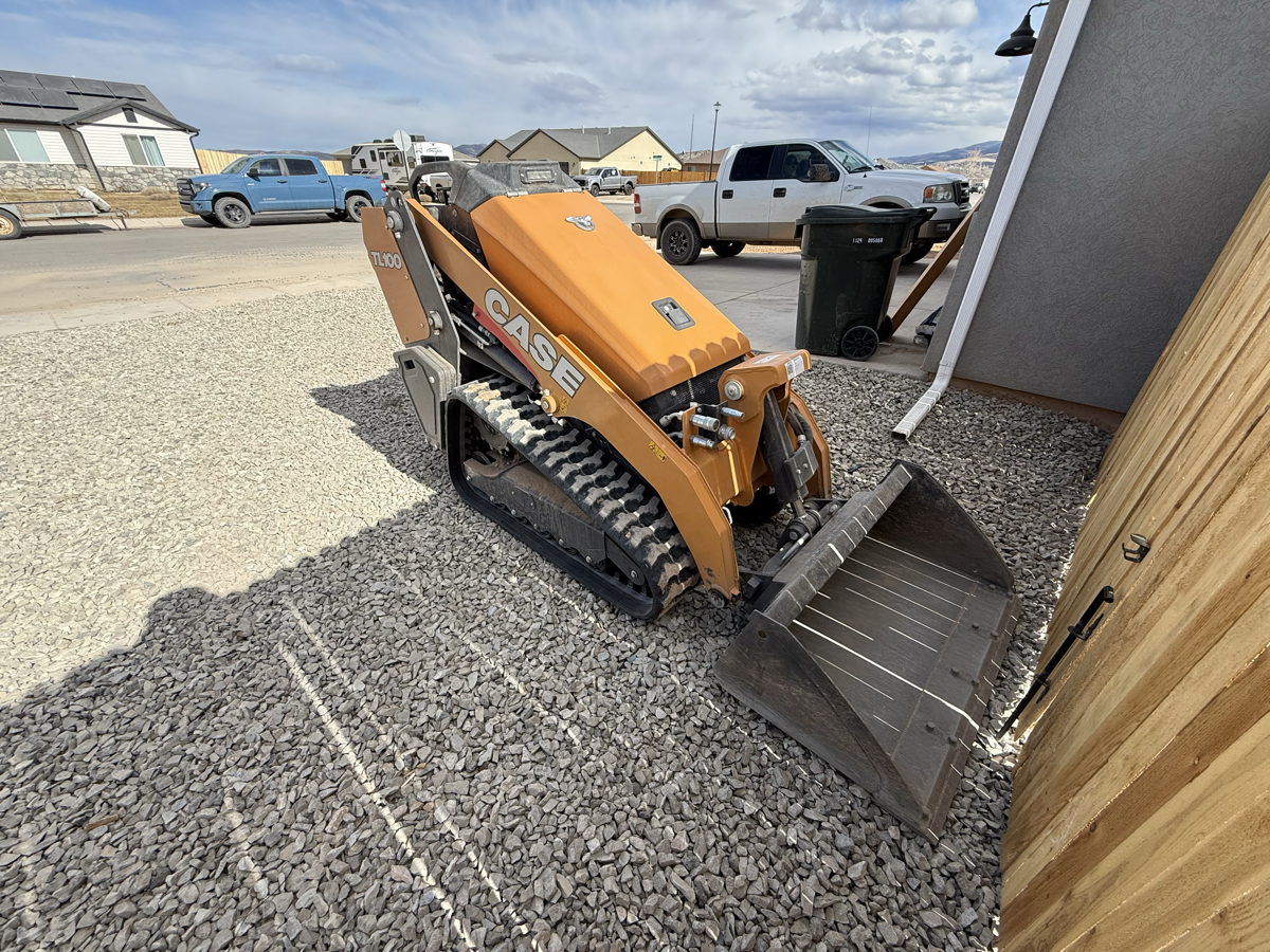 Track mini skid steer