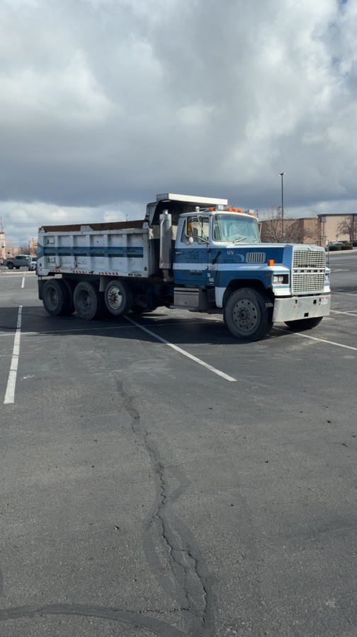 Dump truck