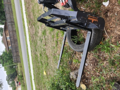 Heavy duty mini skid steer pallet forks