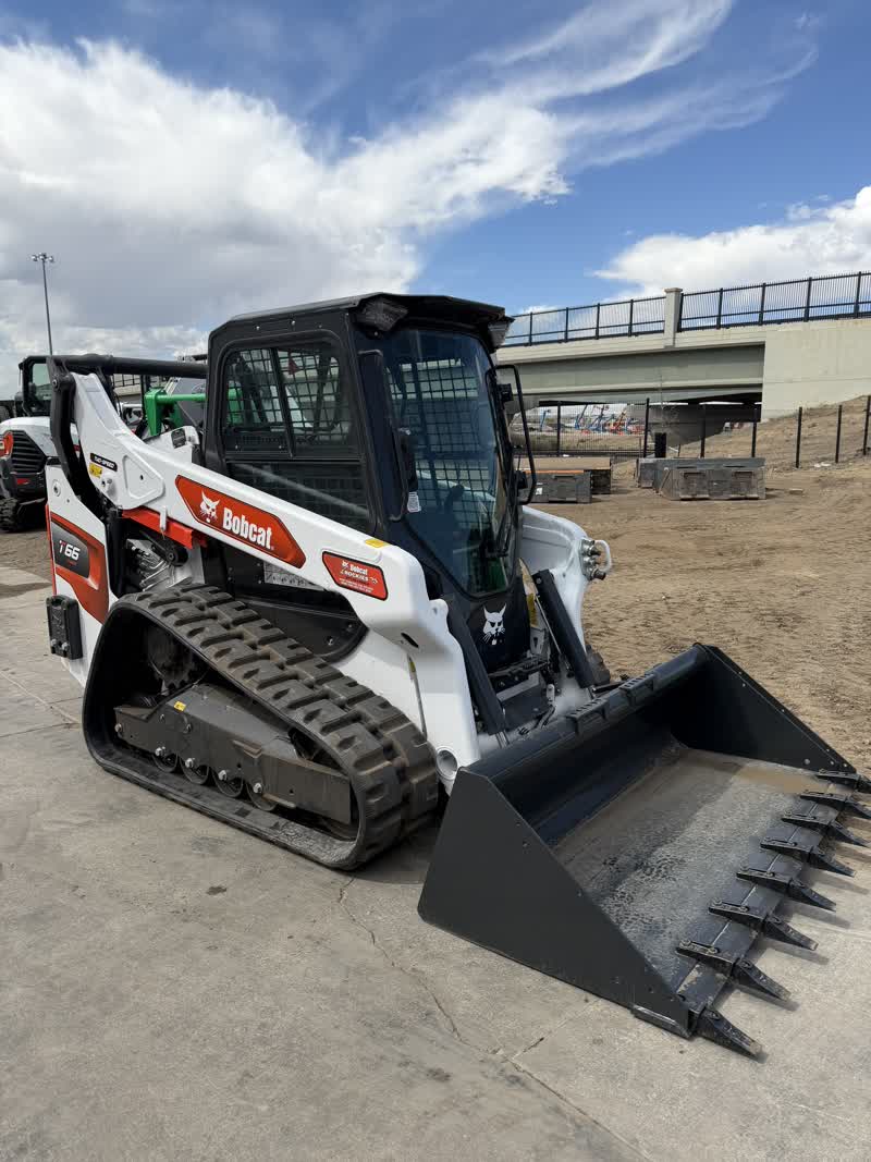 2025 Bobcat T66 WIDE TRACKS 72" BUCKET