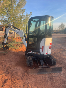 Min X - Bob Cat E20